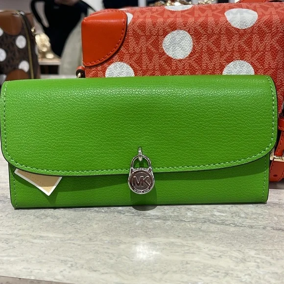 Michael Kors Hamilton Large Leather Flap Continental Wallet
Jungle Green… - Picture 15 of 16